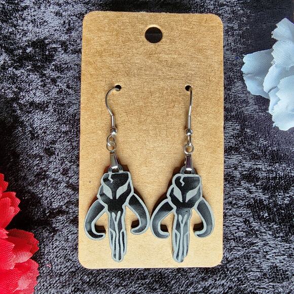 Mandalorian Mythosaur Emblem Earrings Acrylic Star Wars - Picture 1 of 2